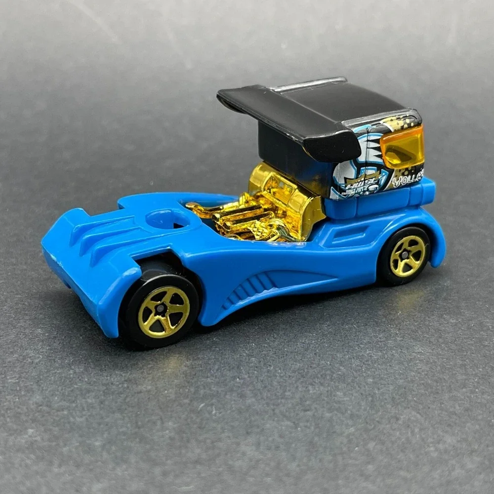 Hot Wheels Semi-Fast Truck Tractor Blue Sports Volley Diecast 1/64 Scale